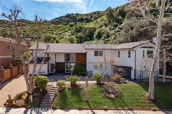 3831 Saint Johnswood Drive, Woodland Hills, CA 91364