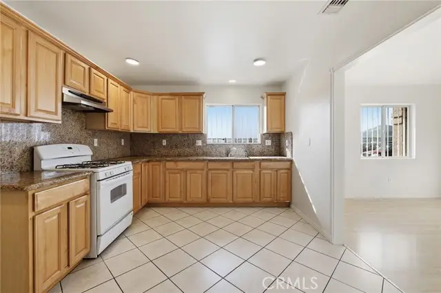 10744 Radwin Avenue, Sunland, CA 91040 - #2