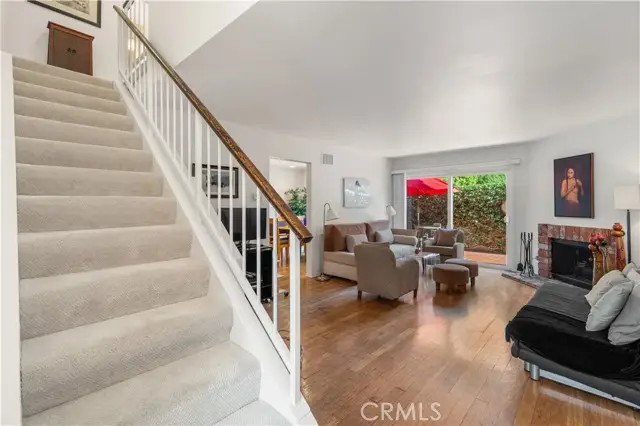 18319 Collins, Tarzana, CA 91356 - #2