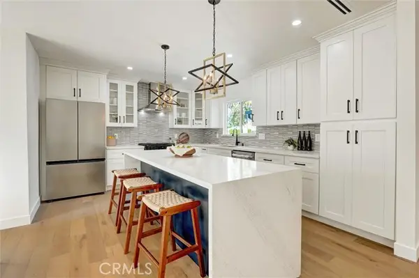 6852 Atoll Avenue, North Hollywood, CA 91605