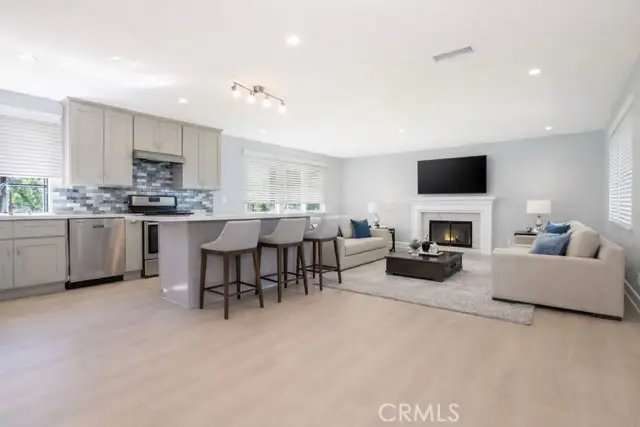 11256 Haskell Avenue, Granada Hills, CA 91344 - #3