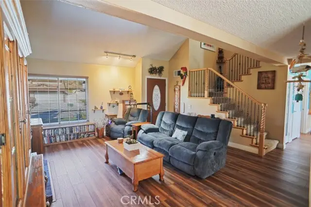 21946 Peppercorn, Saugus, CA 91350 - #3