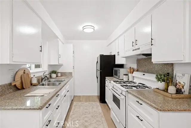 11138 Aqua Vista  #55, North Hollywood, CA 91602 - #3