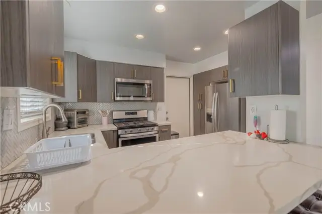 12411 Osborne, Pacoima, CA 91331 - #3