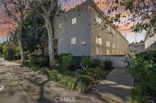 7439 Woodman Avenue  #31, Van Nuys, CA 91405 - #3