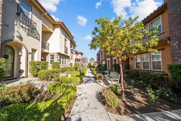 28472 Herrera, Valencia, CA 91354