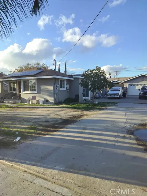 11823 Blythe, North Hollywood, CA 91605 - #1