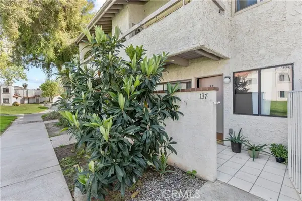 25019 Peachland Avenue  #137, Newhall, CA 91321