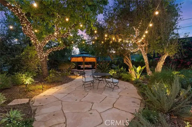 5319 Penfield Avenue, Woodland Hills, CA 91364 - #2