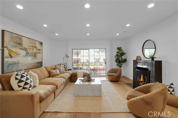 1871 Greenfield Avenue  #102, Los Angeles, CA 90025