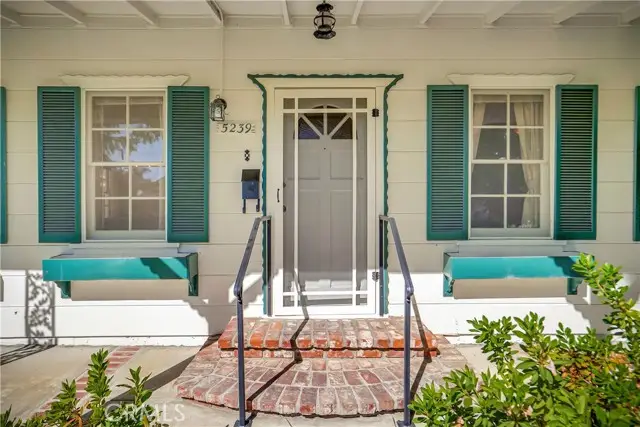 5239 Comercio Avenue, Woodland Hills, CA 91364 - #3