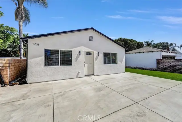 13831 Bessemer, Van Nuys, CA 91401 - #2