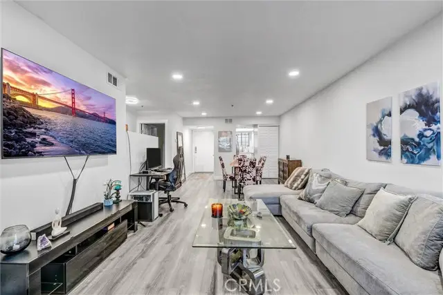 6545 Reseda Boulevard  #6, Reseda, CA 91335 - #3