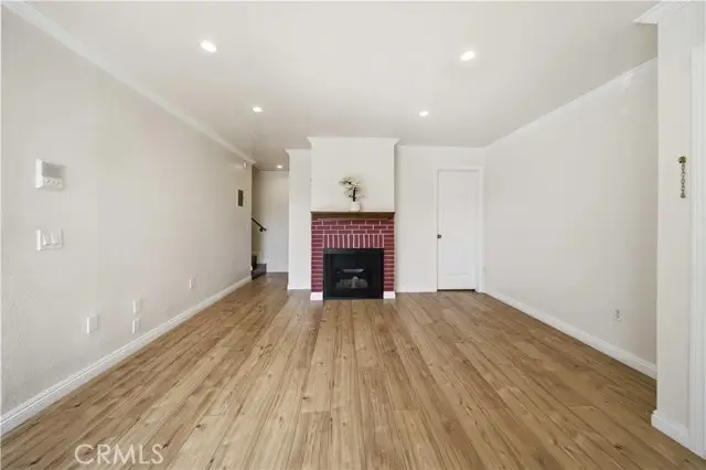 9047 Langdon Ave  #6, North Hills, CA 91343 - #2