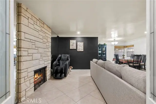 9253 Hayvenhurst Avenue, North Hills, CA 91343 - #2