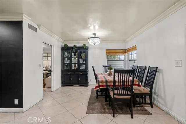 9253 Hayvenhurst Avenue, North Hills, CA 91343 - #3