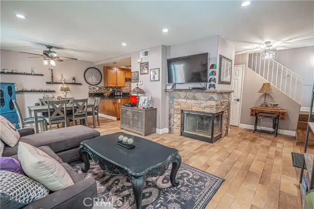 18714 Vista Del Canon  #B, Newhall, CA 91321 - #3