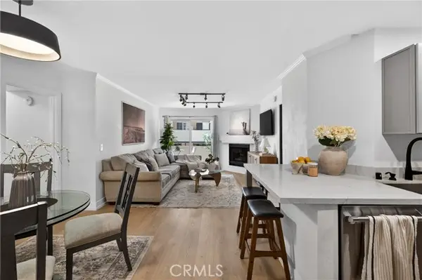 5550 Owensmouth  #123, Woodland Hills, CA 91367