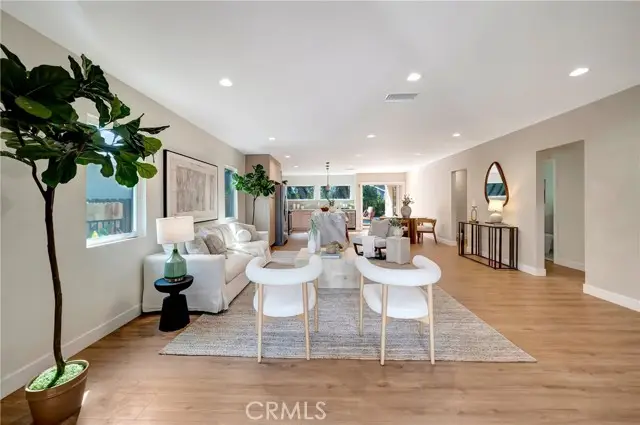 22120 Costanso Street, Woodland Hills, CA 91364 - #3