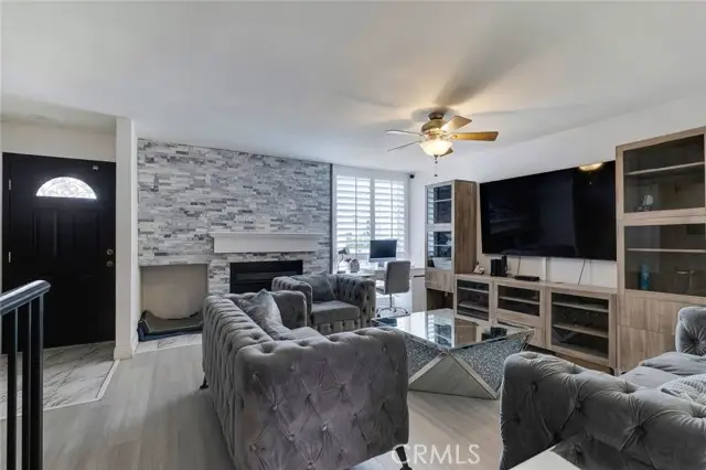 10231 Independence, Chatsworth, CA 91311 - #3