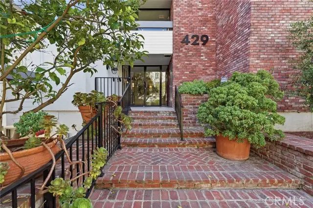 429 Oakhurst Drive  #301, Beverly Hills, CA 90210 - #2