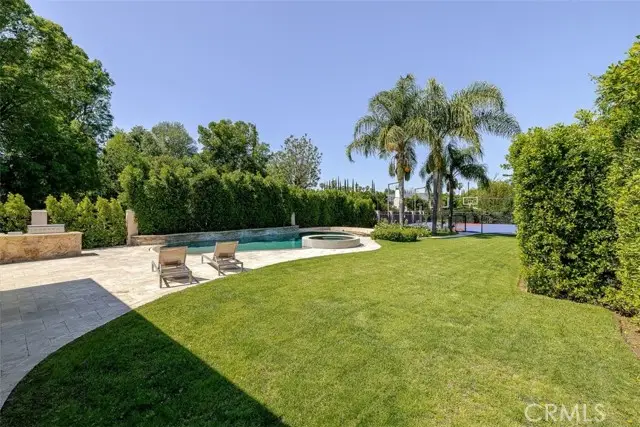 22953 Oxnard Street, Woodland Hills, CA 91367 - #3