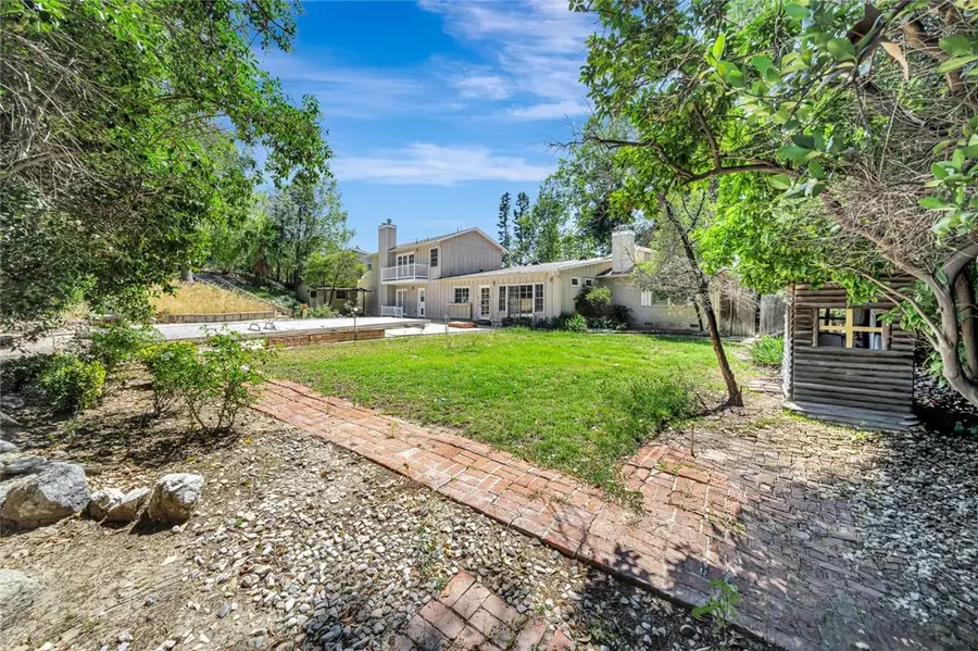 20555 Dumont Street, Woodland Hills, CA 91364 - #2