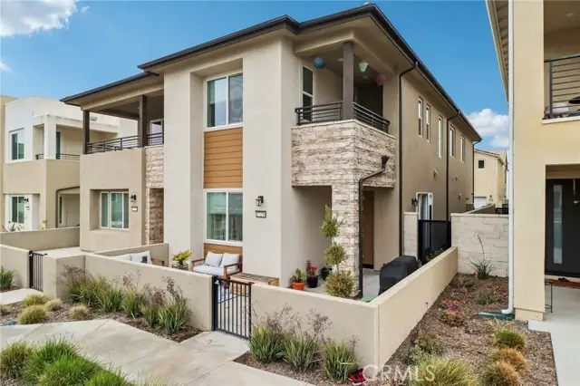 27230 Red Willow Court, Valencia, CA 91381 - #2