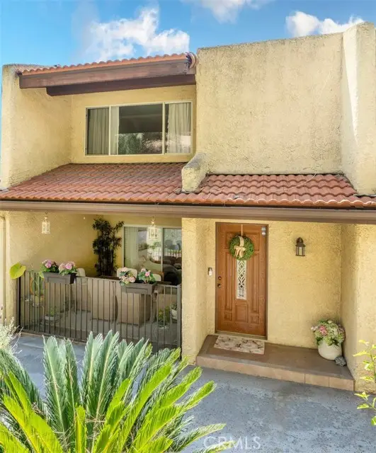 9735 Via Roma, Burbank, CA 91504