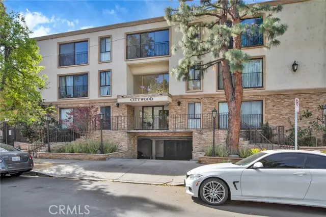 15344 Weddington Street  #102, Sherman Oaks, CA 91411 - #1