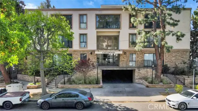 15344 Weddington Street  #102, Sherman Oaks, CA 91411 - #2