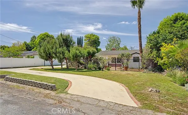 5733 Oakdale Avenue, Woodland Hills, CA 91367