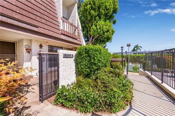 18344 Collins Street  #A, Tarzana, CA 91356
