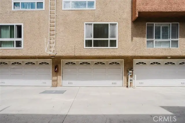 7319 Hazeltine Avenue  #4, Van Nuys, CA 91405 - #2