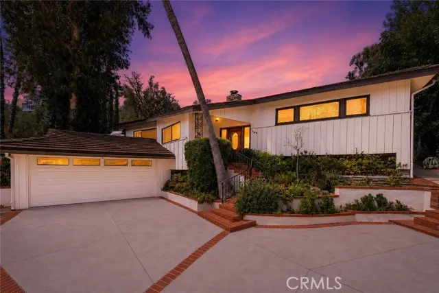 5139 San Feliciano, Woodland Hills, CA 91364 - #2