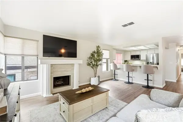 7255 Balboa  #20, Van Nuys, CA 91406
