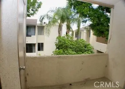 5325 Newcastle  #322, Encino, CA 91316