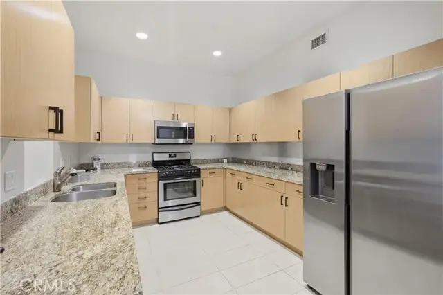 917 New Hampshire  #301, Los Angeles, CA 90006 - #3