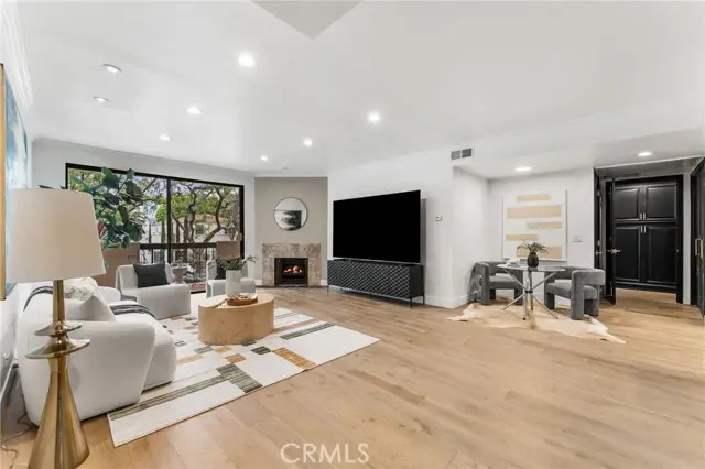 423 Palm  #108, Beverly Hills, CA 90210 - #1