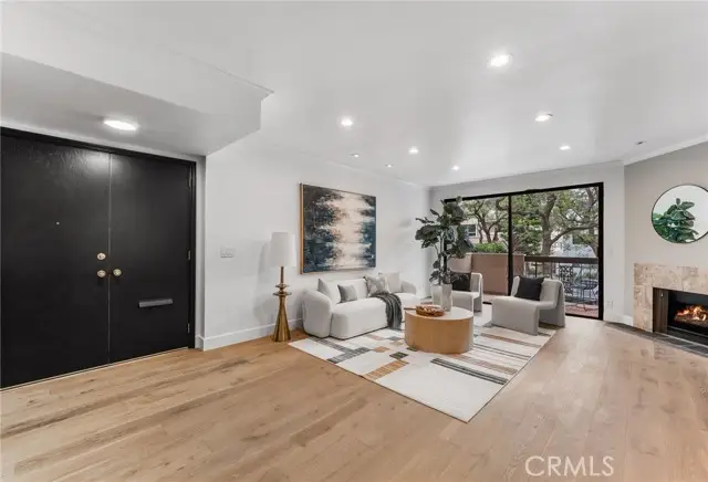 423 Palm  #108, Beverly Hills, CA 90210 - #2