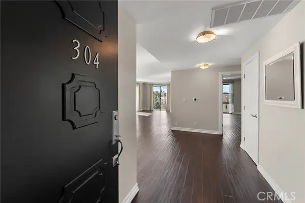 152 Oakhurst Drive  #304, Beverly Hills, CA 90212