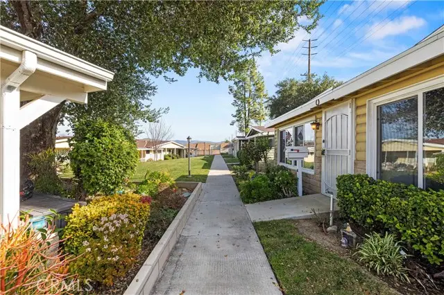 19120 Avenue Of The Oaks  #A, Newhall, CA 91321 - #2