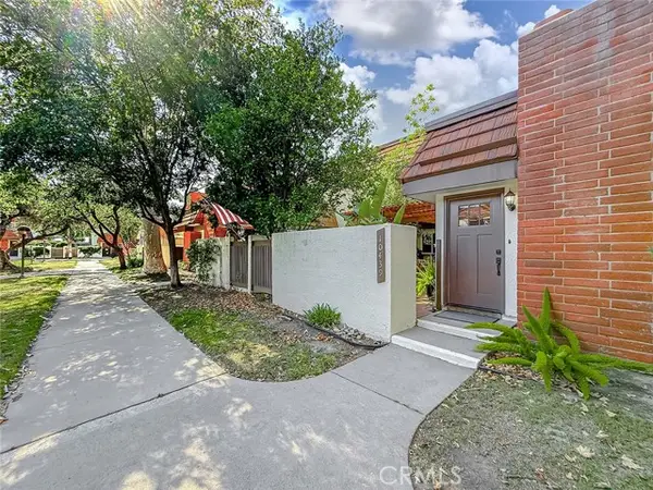 10439 Larwin, Chatsworth, CA 91311