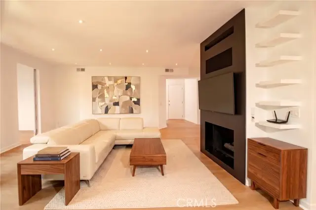 5236 Yarmouth  #113, Encino, CA 91316 - #3