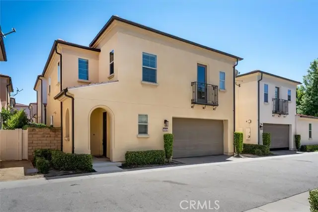 21753 Propello, Saugus, CA 91350 - #1