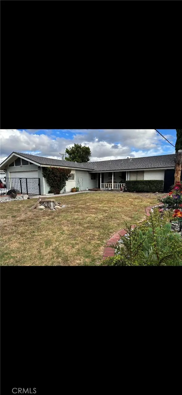 19776 Merryhill Street, Canyon Country, CA 91351