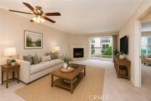 5540 Owensmouth Avenue  #205, Woodland Hills, CA 91367
