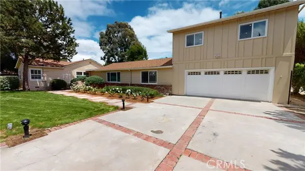 5430 Woodlake Avenue, Woodland Hills, CA 91367