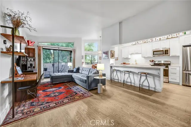 5805 Whitsett Avenue  #201, Valley Village, CA 91607 - #3