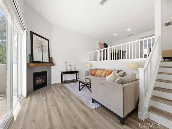 25710 Holiday  #C, Stevenson Ranch, CA 91381